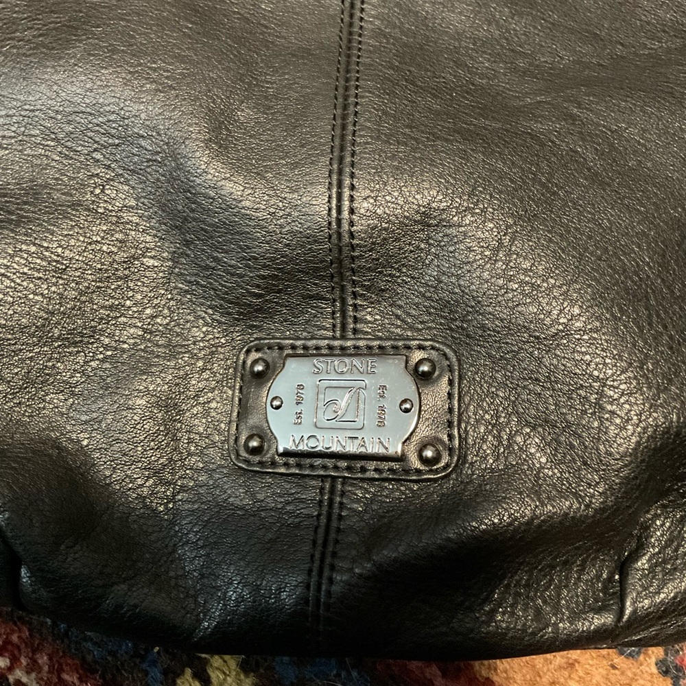 Stone Mountain Accessories Black Leather Messenger Bag